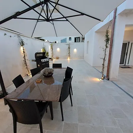 Casa Tizy Apartment Botrugno Exterior photo