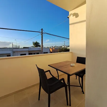 Casa Tizy Apartment Botrugno Exterior photo